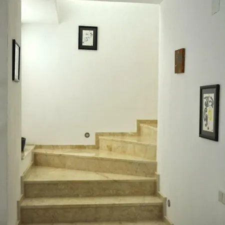 Villa Western Emilia *